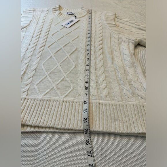 NWT Calvin Klein cable knit sweater with unique sleeves. Size XL ivory cream - Picture 10 of 11